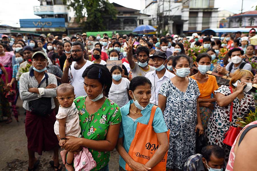 Militer Myanmar Bebaskan Ribuan Tahanan yang Ditangkap Saat Protes Kudeta 