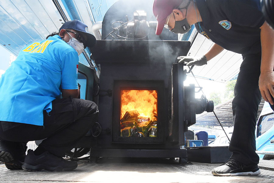 BNN Musnahkan 465 Kg Sabu dan 113 Kg Ganja