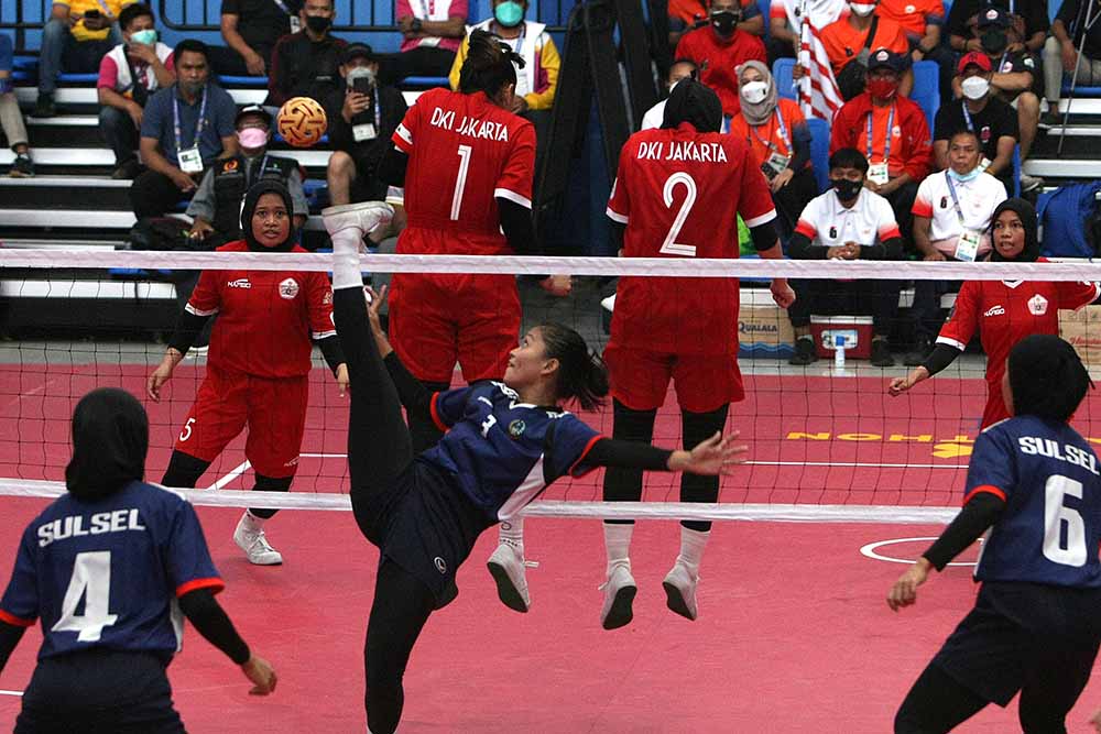 Takraw Putri Sulses Raih Emas