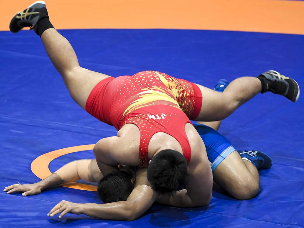 Final Gulat Gaya Greco-Roman kelas 130 Kg 