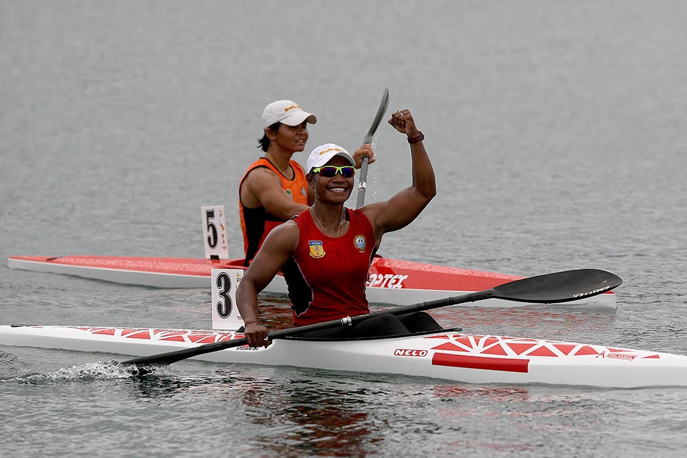 Kayak Putri Papua Raih Emas