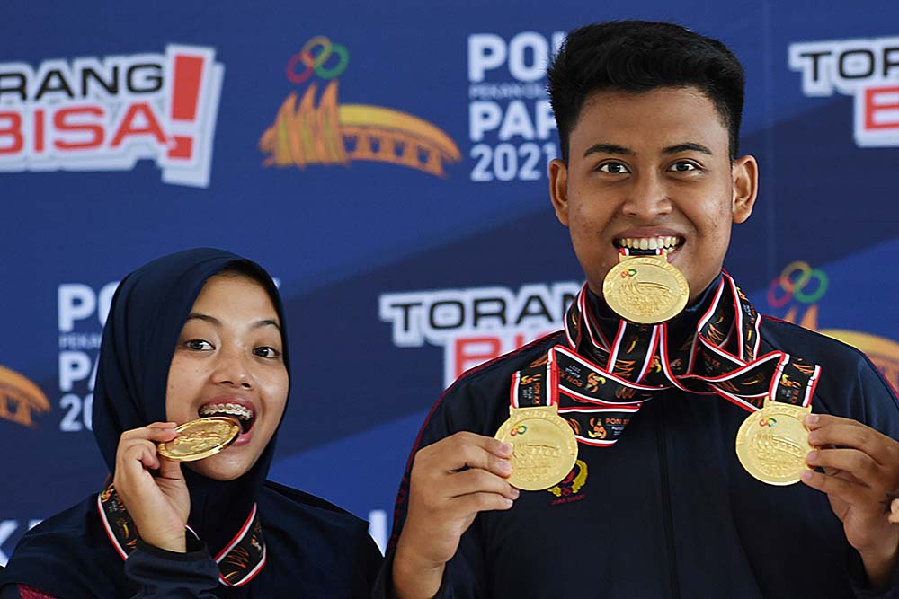 Pasangan Altlet Menembak Jabar Raih Emas