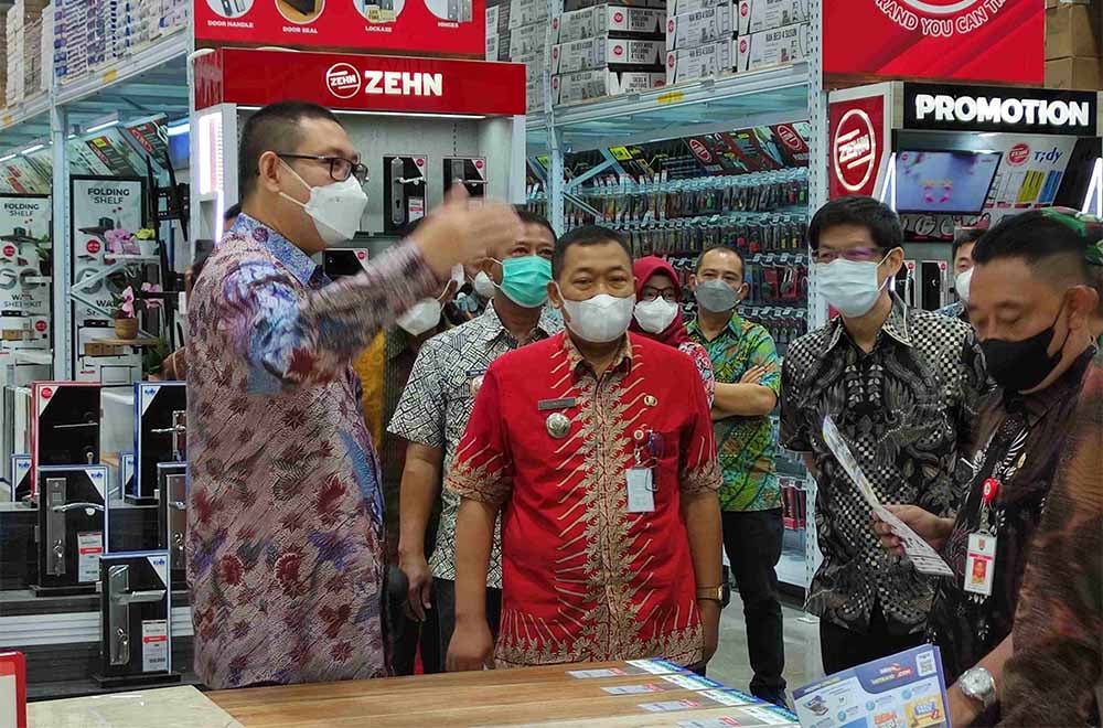 Ekspansi Mitra10 di Semarang