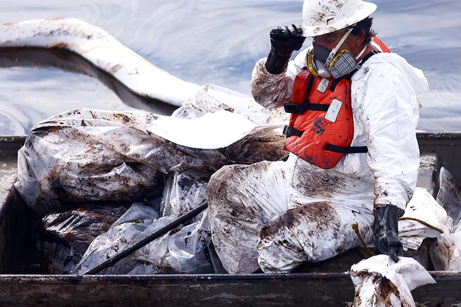 Bencana Kerusakan Besar Akibat Tumpahan Minyak di California 