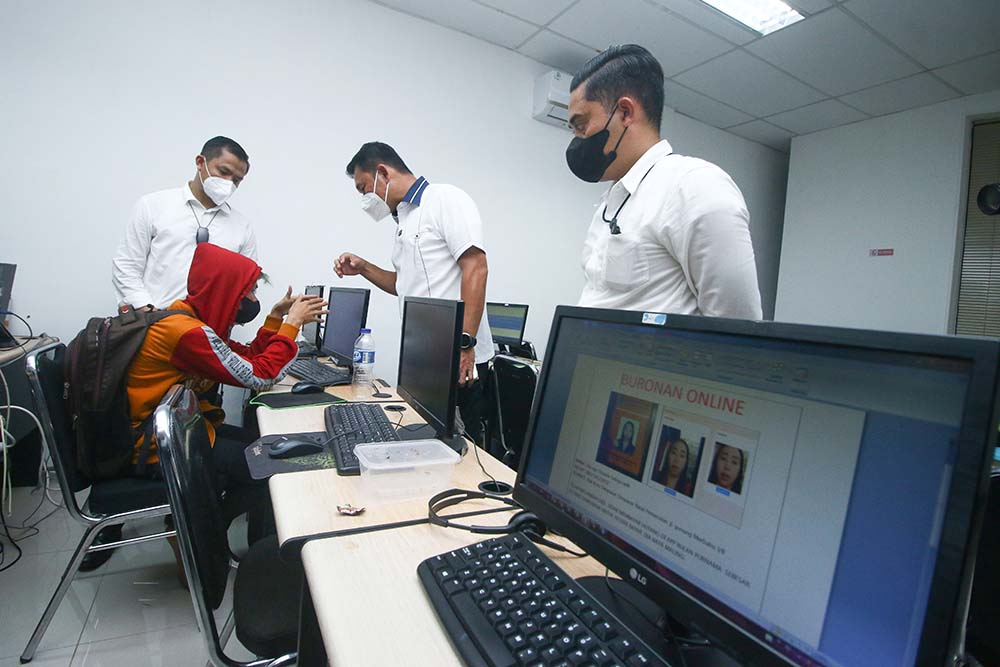 Penggerebekan Kantor Pinjol Ilegal