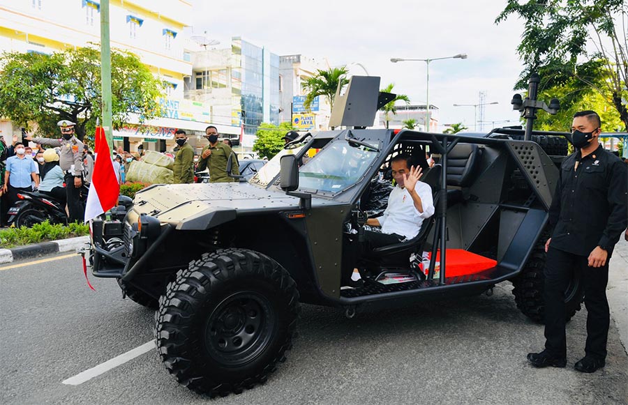 Gunakan Rantis, Presiden Jokowi Sapa Masyarakat di Tarakan