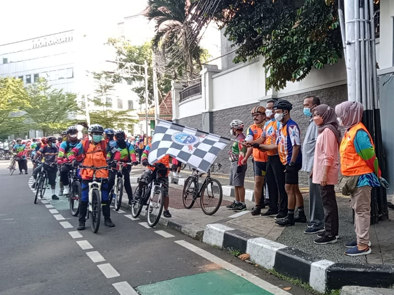 Melepas Pesepeda Tour KSI