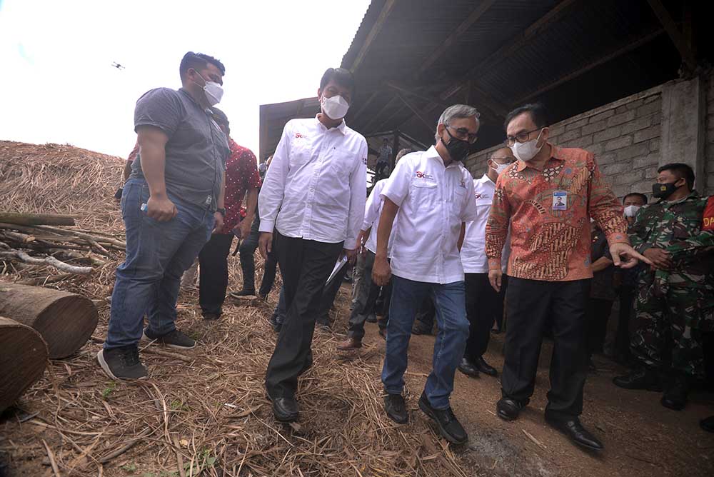 OJK Tinjau Pertanian Sereh Wangi