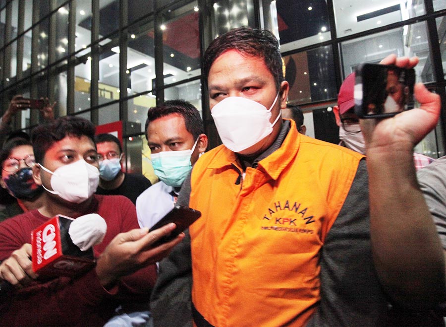 Bupati Kuantan Singingi Andi Putra Ditahan KPK 