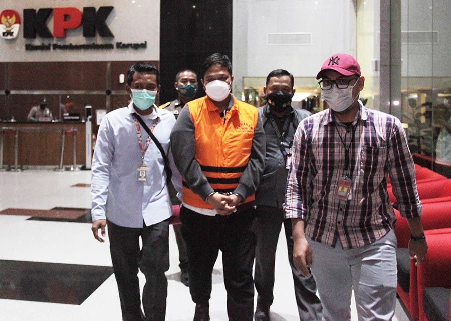 Bupati Kuantan Singingi Andi Putra Ditahan KPK 