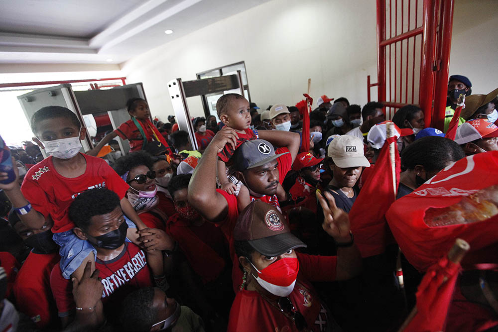 Antusiasme Pendukung Tuan Rumah