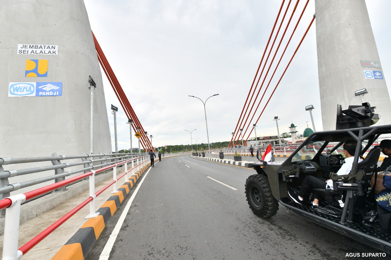Presiden Jokowi Resmikan Jembatan Sei Alalak