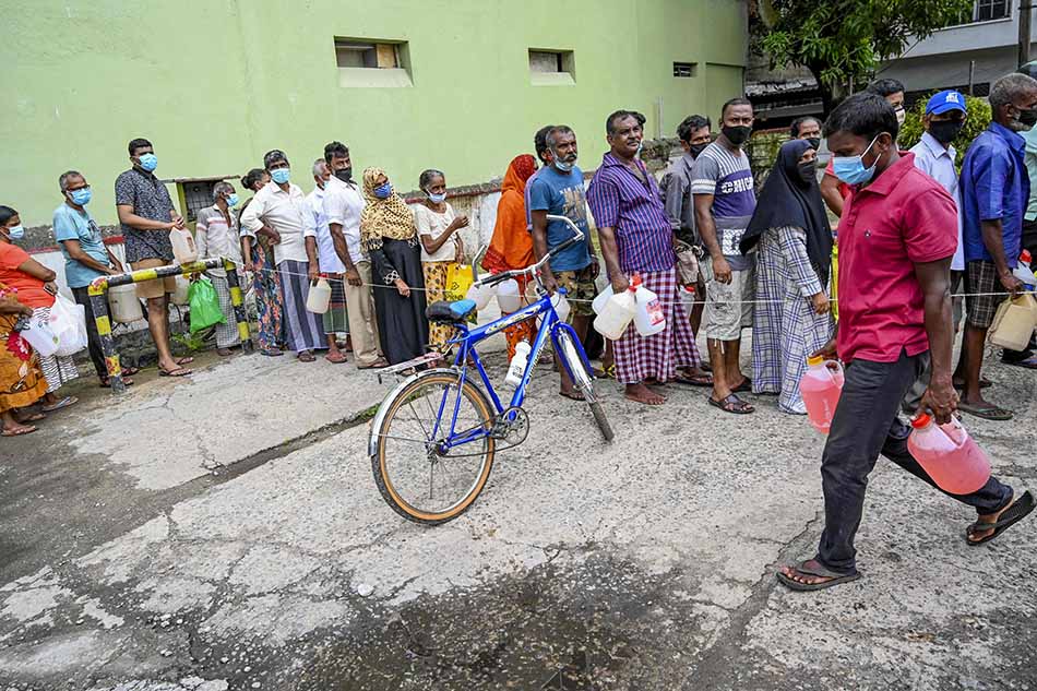 Antre Minyak Tanah di Kolombo
