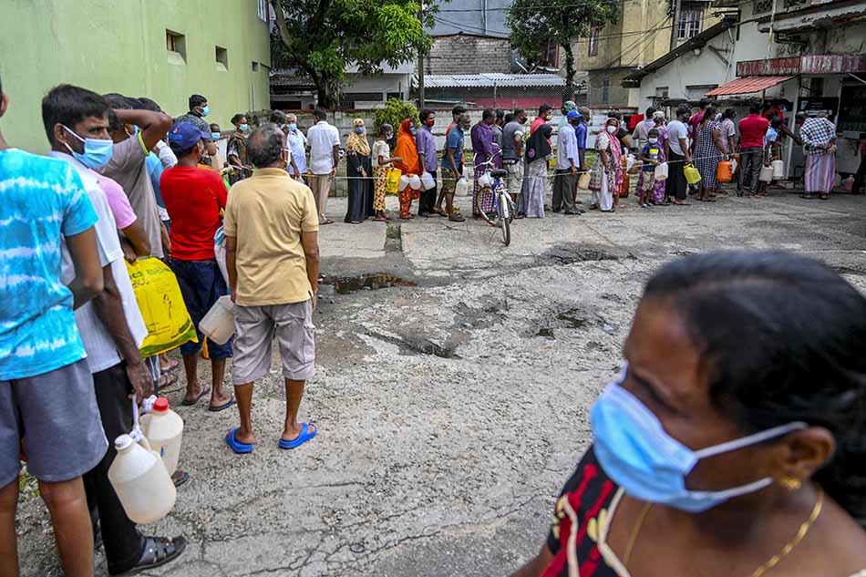 Antre Minyak Tanah di Kolombo