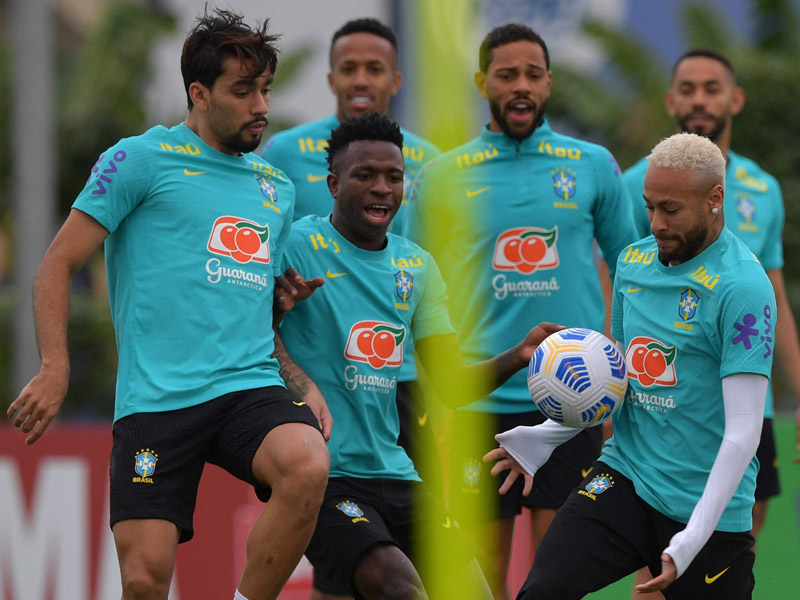 Sesi Latihan Brasil Jelang Lawan Kolombia
