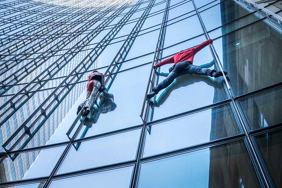 Aksi Spiderman Prancis panjat Gedung Pencakar Langit di Jerman