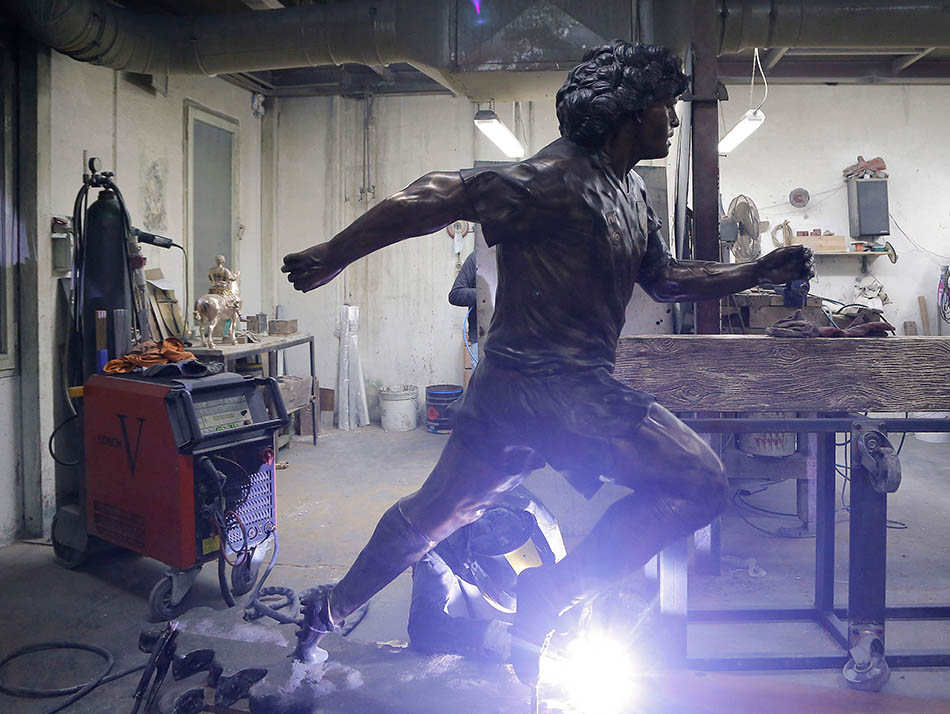 Patung Diego Maradona Bakal Hiasi Markas Napoli 