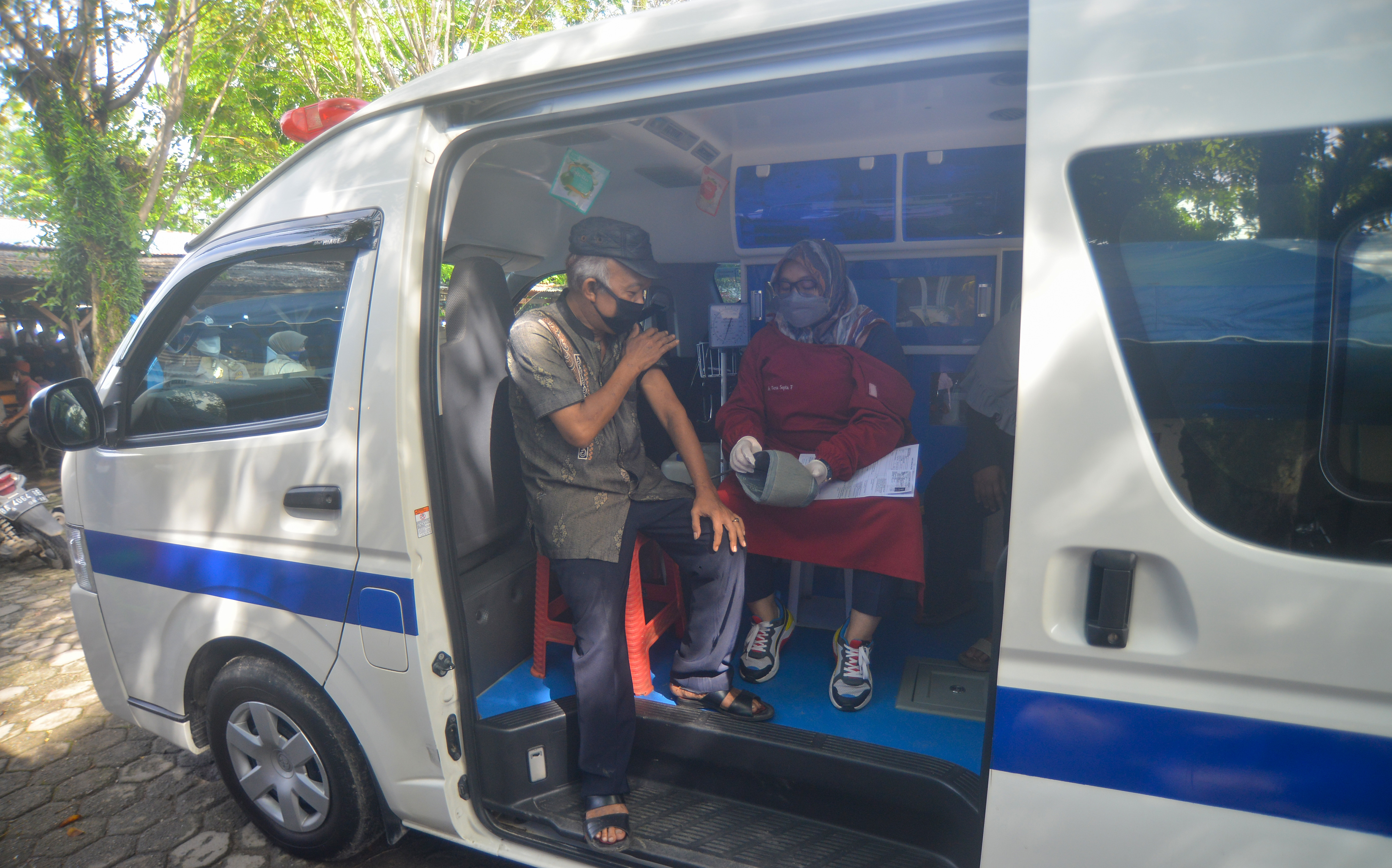 Mobil Vaksinasi Keliling