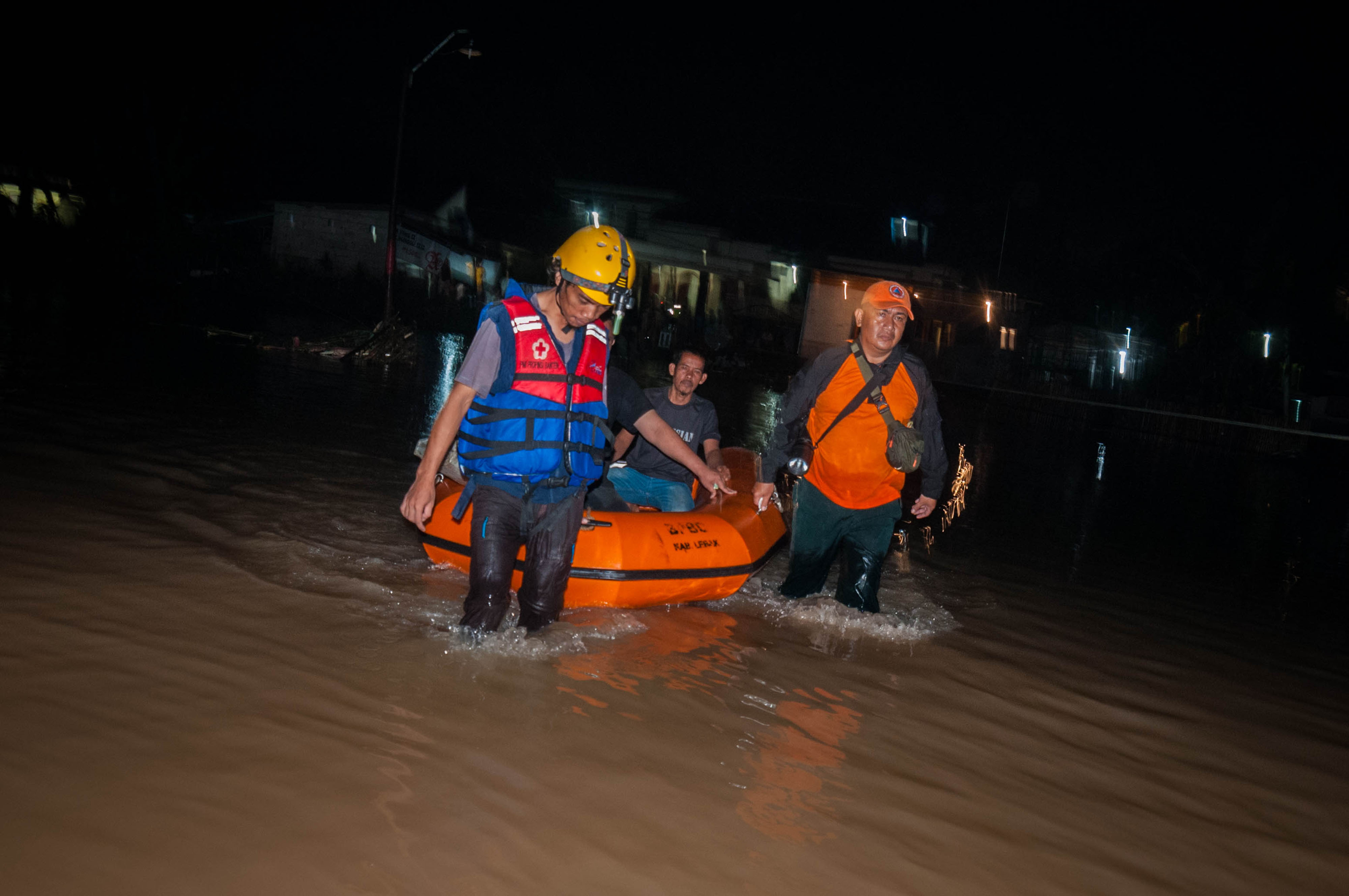 Banjir Rendam Seratusan Rumah di Rangkasbitung 