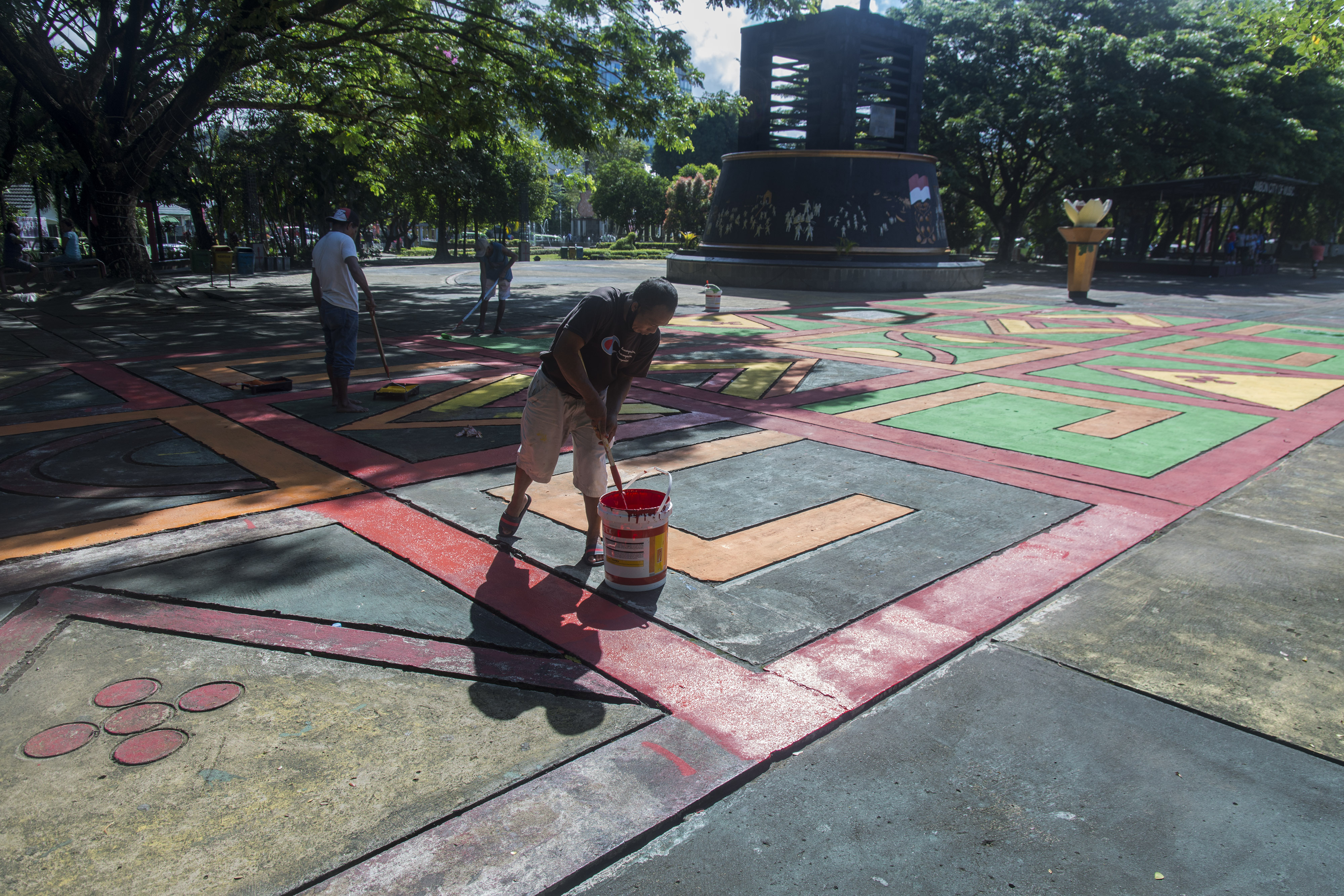 Mempercantik Taman Pattimura Ambon