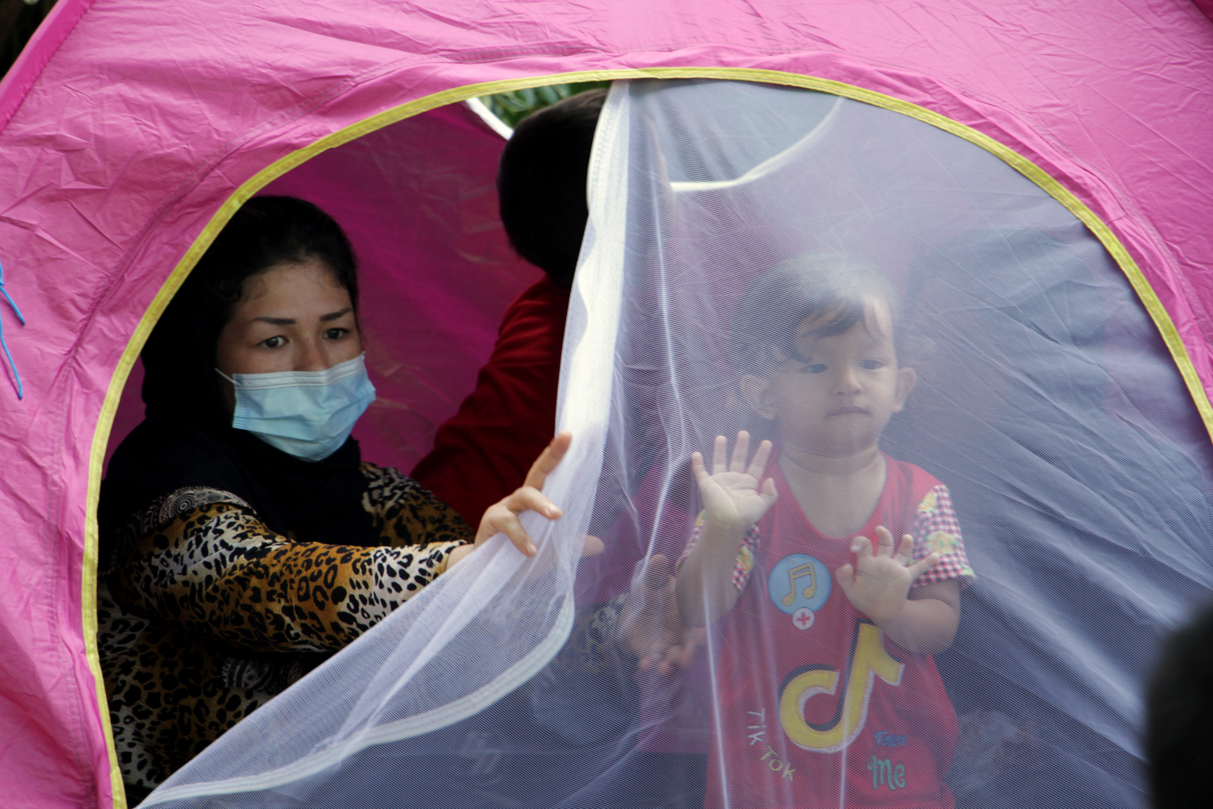Aksi Pencari Suaka di Makassar
