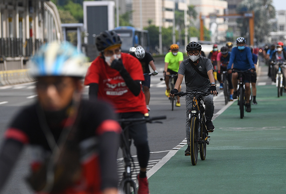 Warga Jakarta Berolahraga di Masa PPKM Level 1