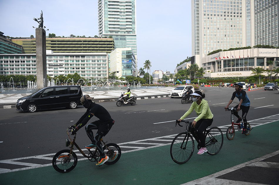 Warga Jakarta Berolahraga di Masa PPKM Level 1