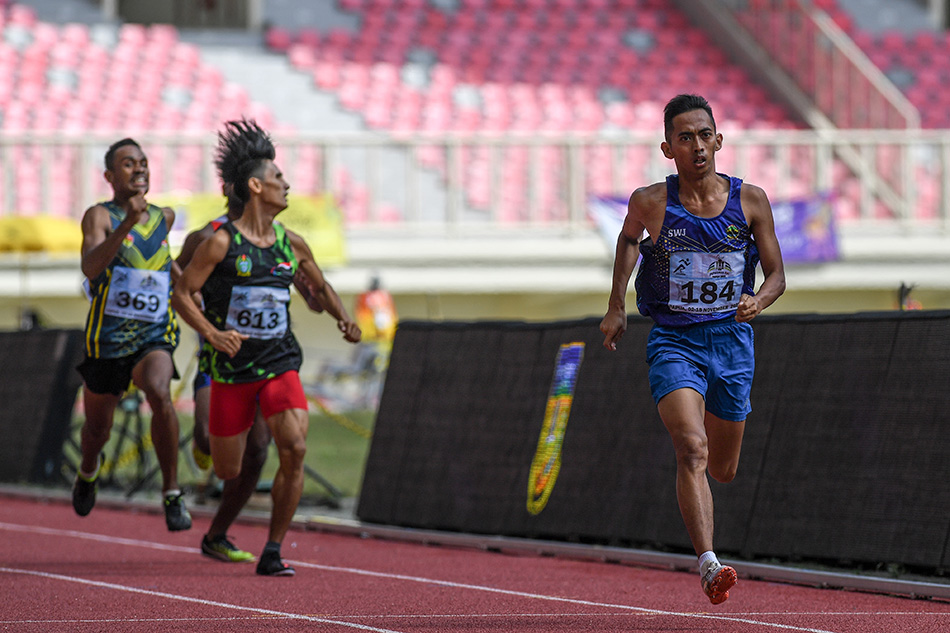 Final Lari 1.500 Meter Putra Peparnas 