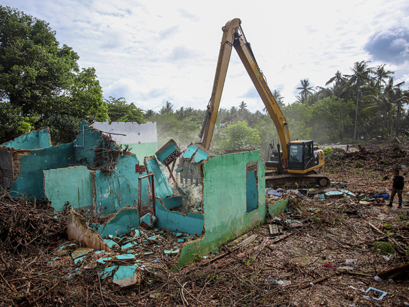 Pembongkaran Permukiman Dan kios Di Batam