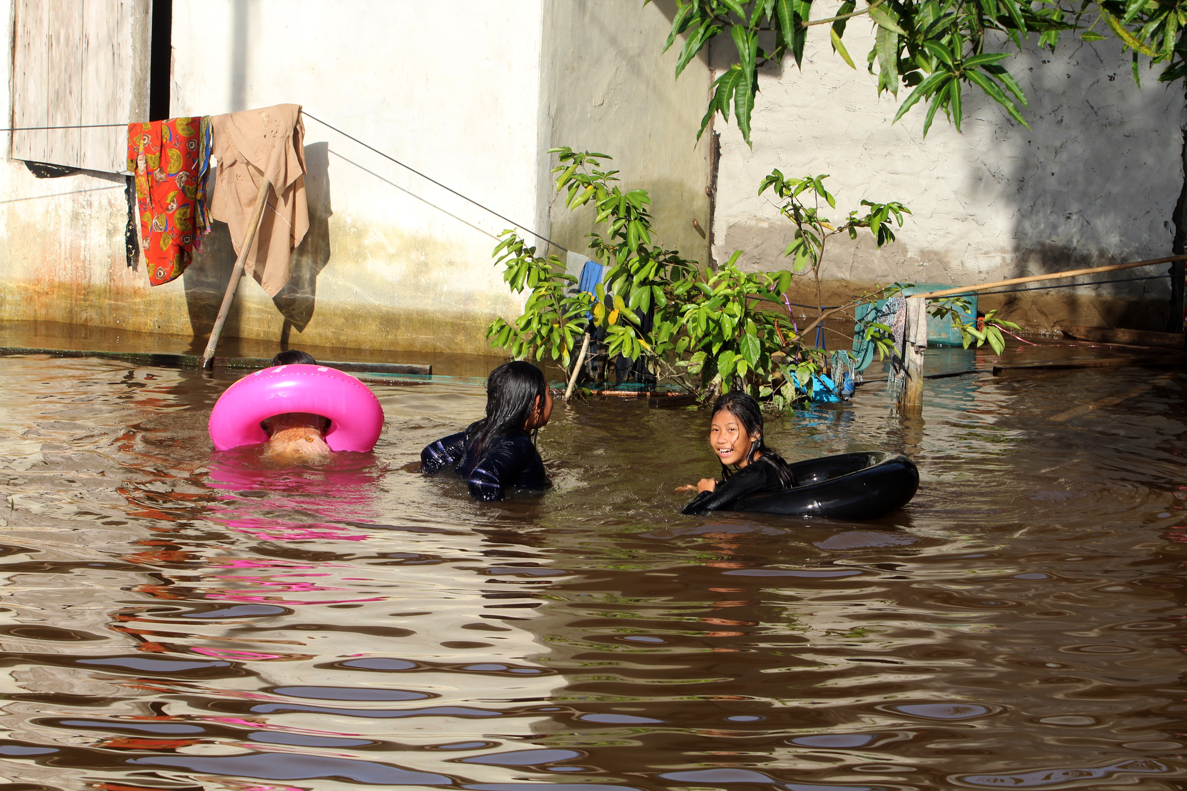 Banjir Melanda Enam Kabupaten di Kalbar