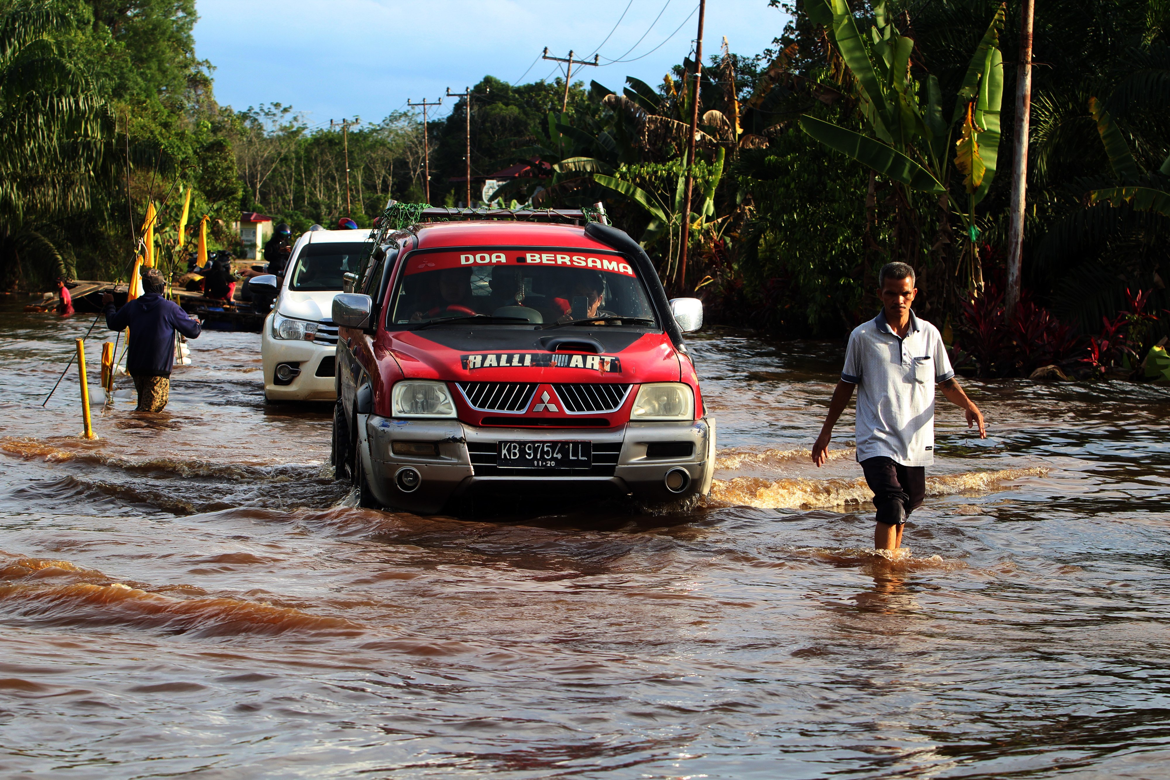 Banjir Melanda Enam Kabupaten di Kalbar