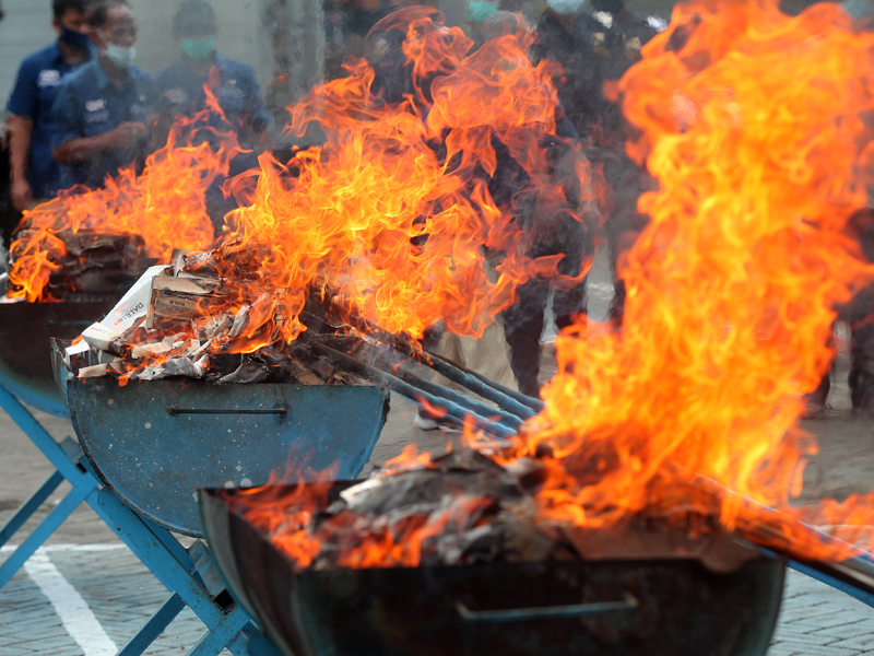 Pemusnahan Barang Ilegal Di Bea Cukai