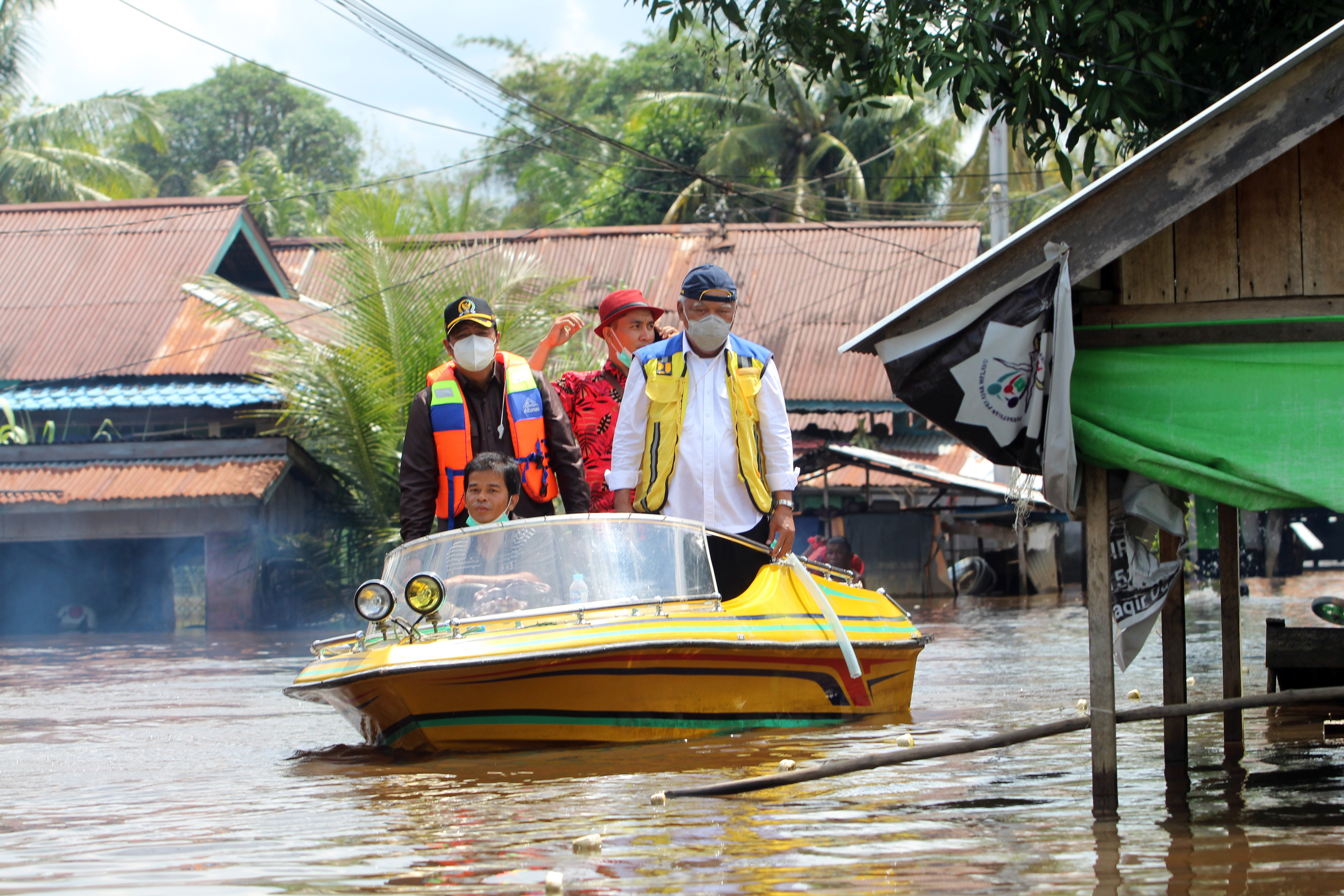 Menteri PUPR Tinjau DAS Sintang