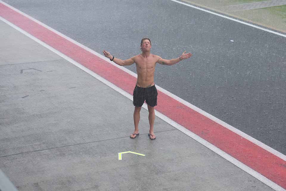 Cuaca Buruk, Race 1 WSBK Mandalika Ditunda 