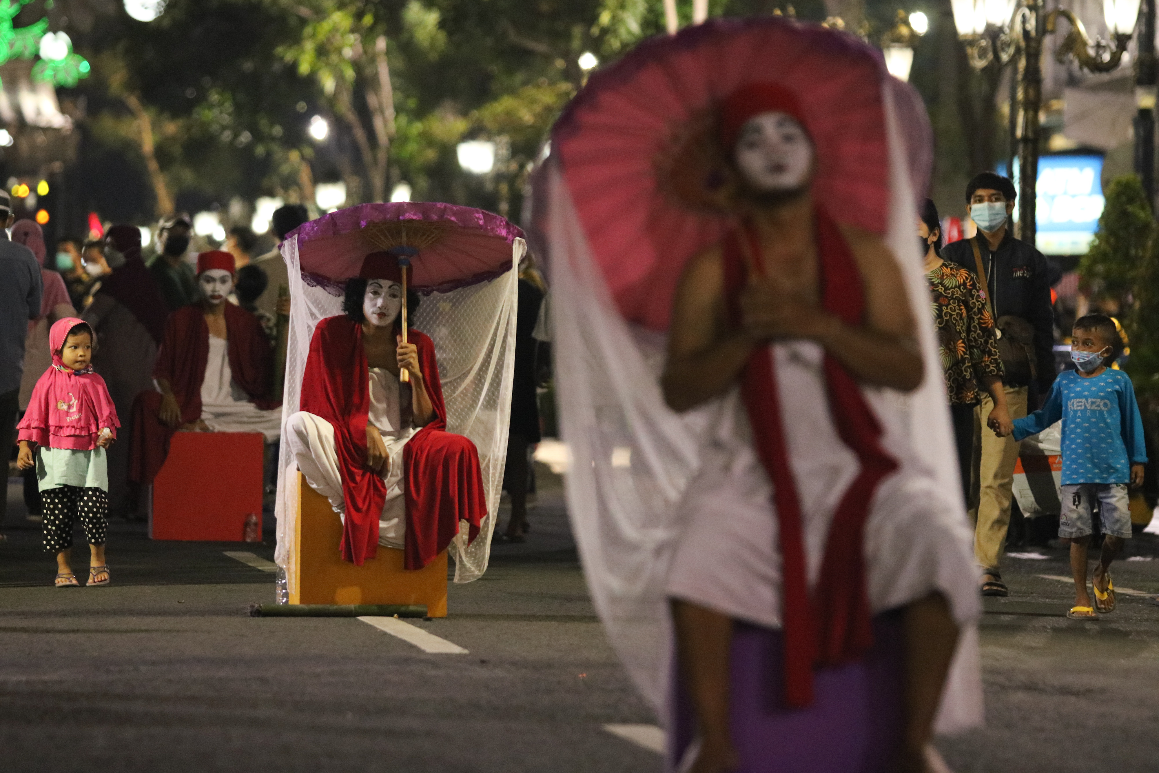 Wisata Seni dan Kuliner di Jalan Tunjungan Surabaya