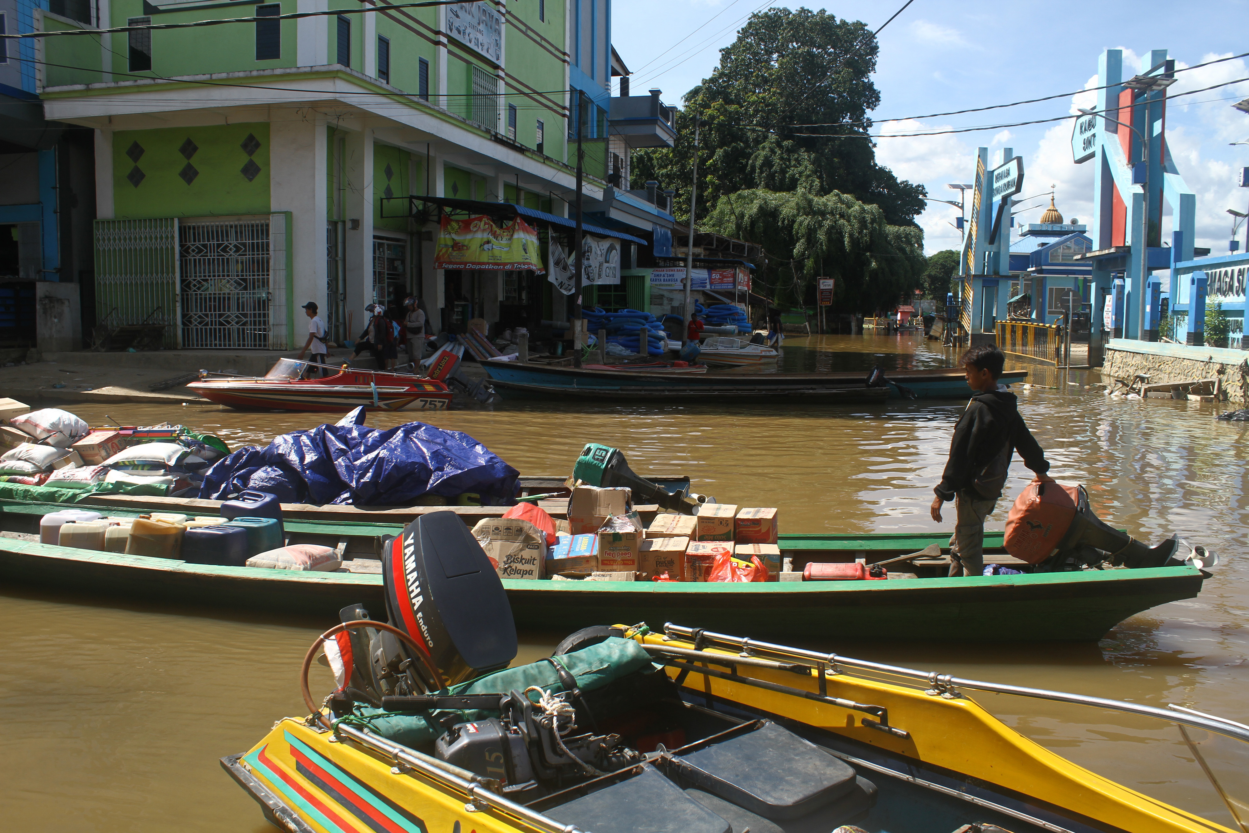 Banjir Surut di Pasar Sungai Durian