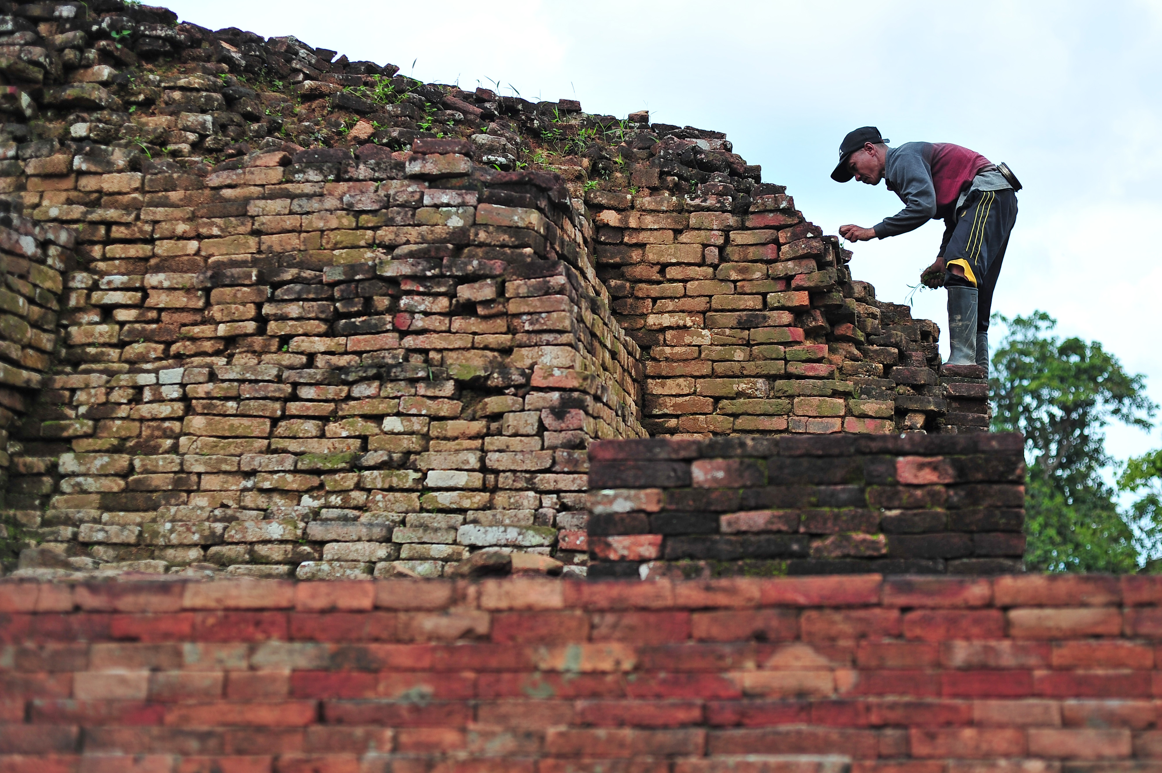 Pemeliharaan Struktur Percandian Muarajambi
