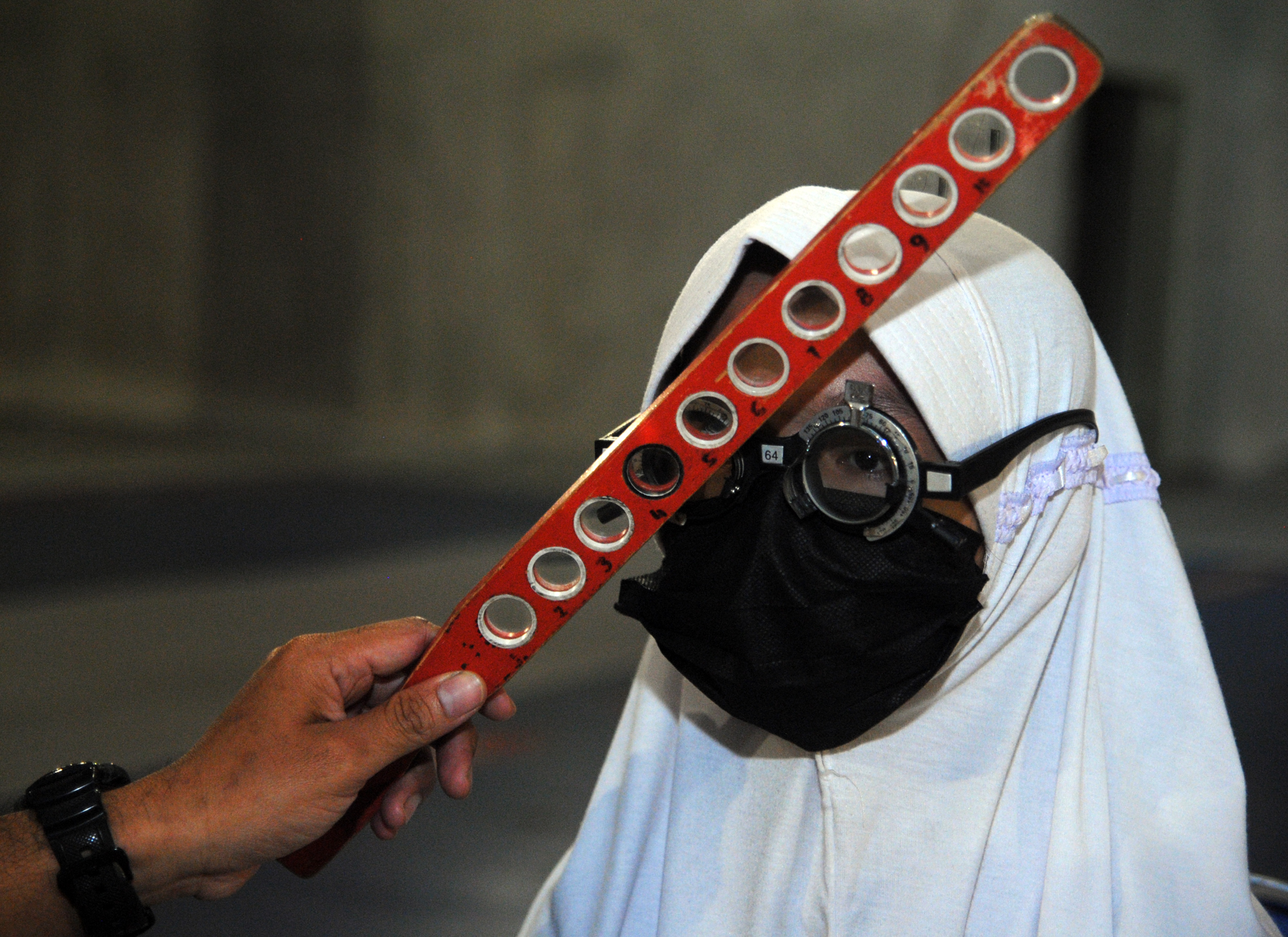 Pemeriksaan dan Pemberian Kacamata Gratis untuk Pelajar