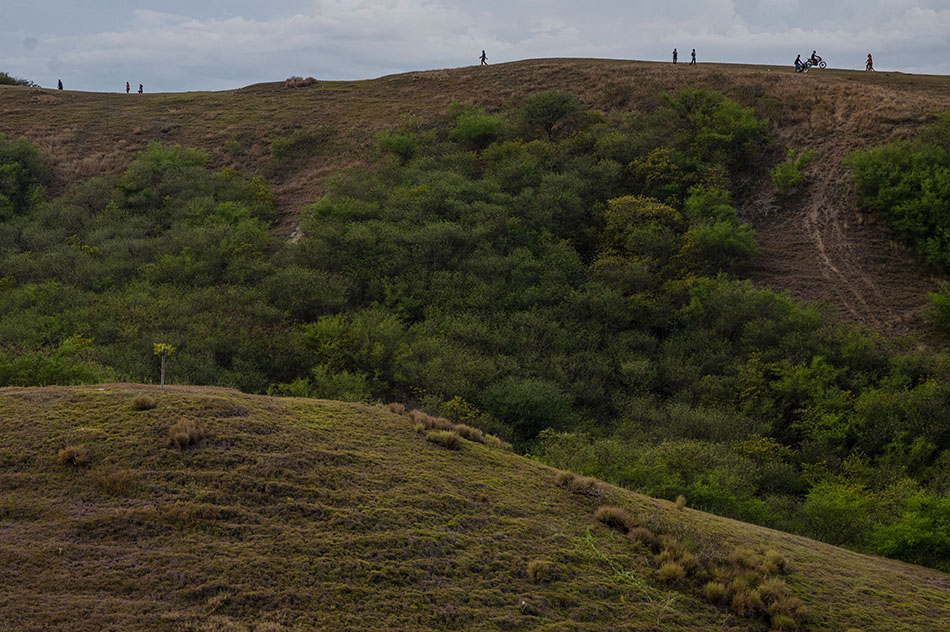 Lari Lintas Alam di Perbukitan Tondo