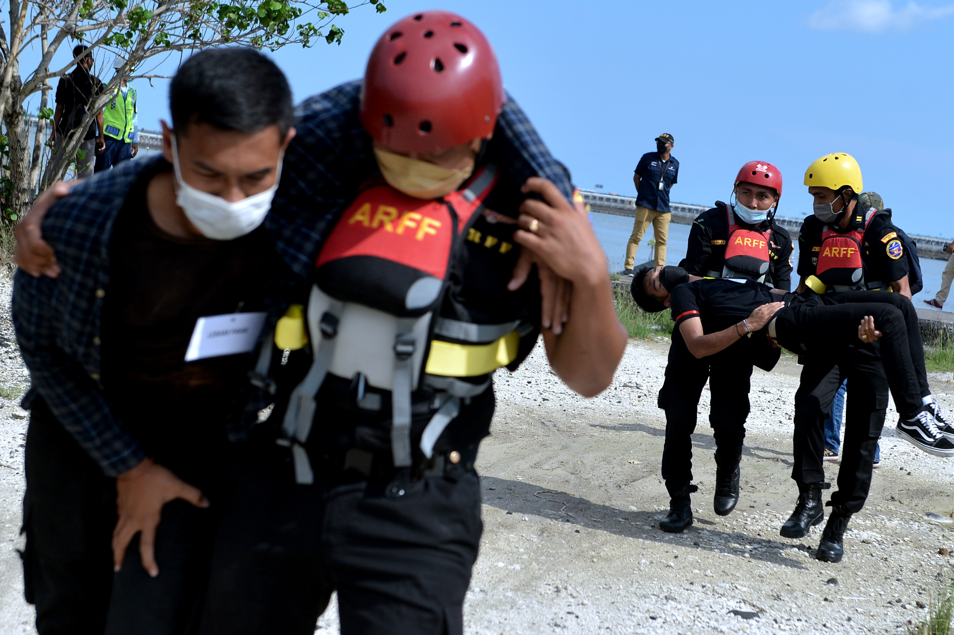 Simulasi Penanganan Kecelakaan Pesawat
