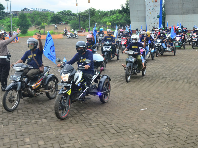 Pawai Safety Riding Penyandang Disabilitas