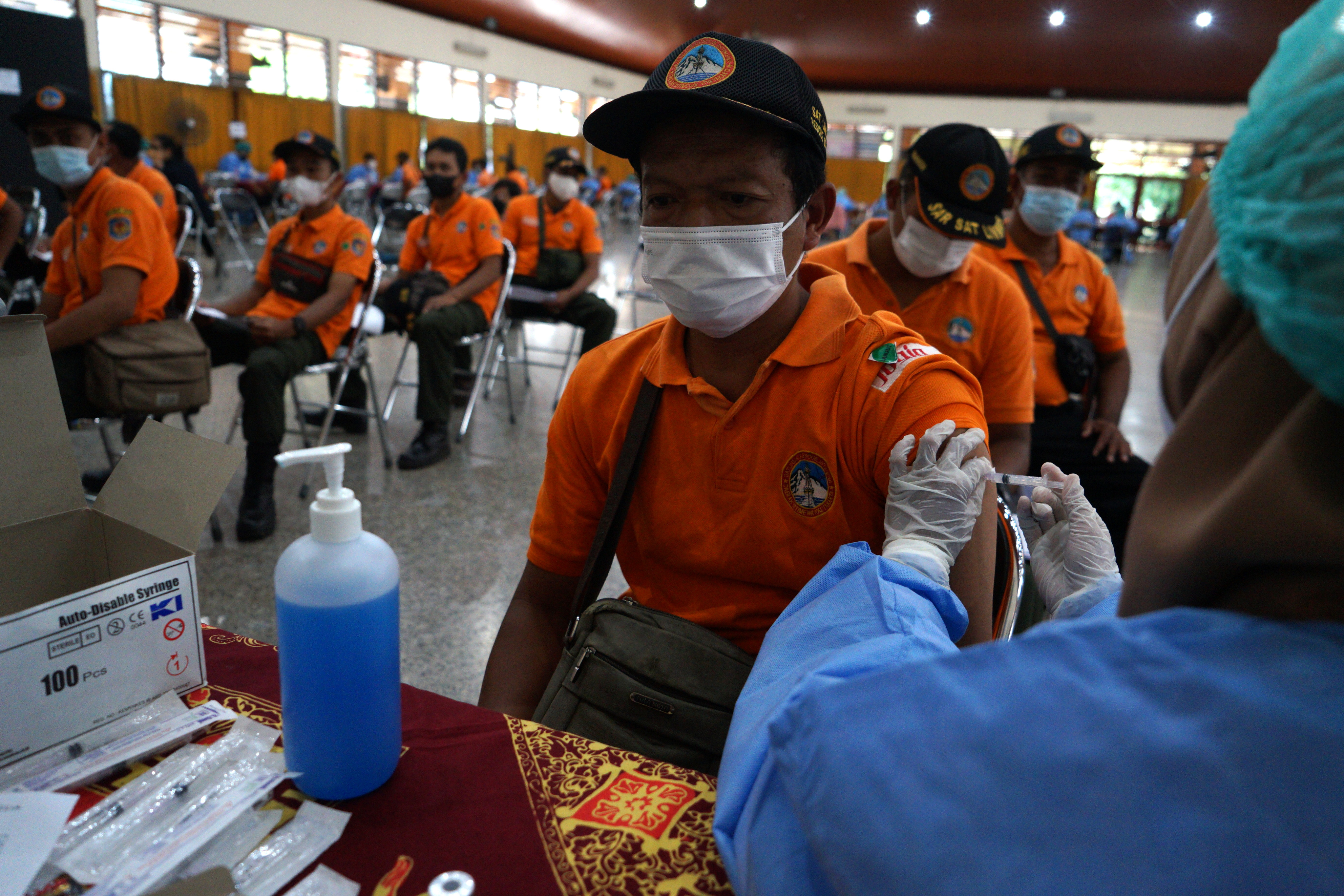 Vaksin Dosis Booster untuk Relawan