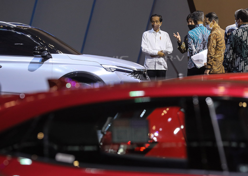 Jokowi Kunjungi GIIAS 2021