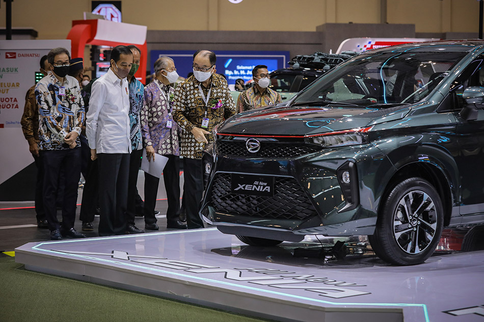 Jokowi Kunjungi GIIAS 2021