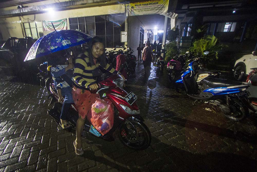 Sungai Hantakan Meluap, Warga Mengungsi 