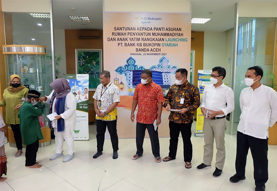 KBBS Menyerahkan Santunan Kepada Anak Yatim dan Rumah Penyantun Muhammadiyah