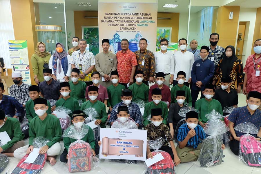 KBBS Menyerahkan Santunan Kepada Anak Yatim dan Rumah Penyantun Muhammadiyah