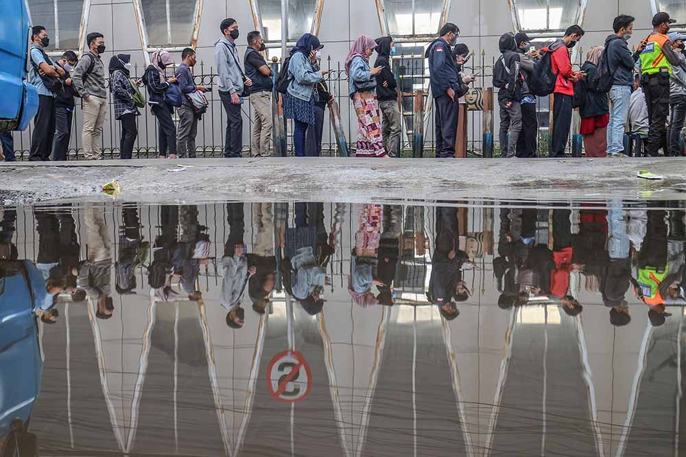 Pengguna KRL Bertambah