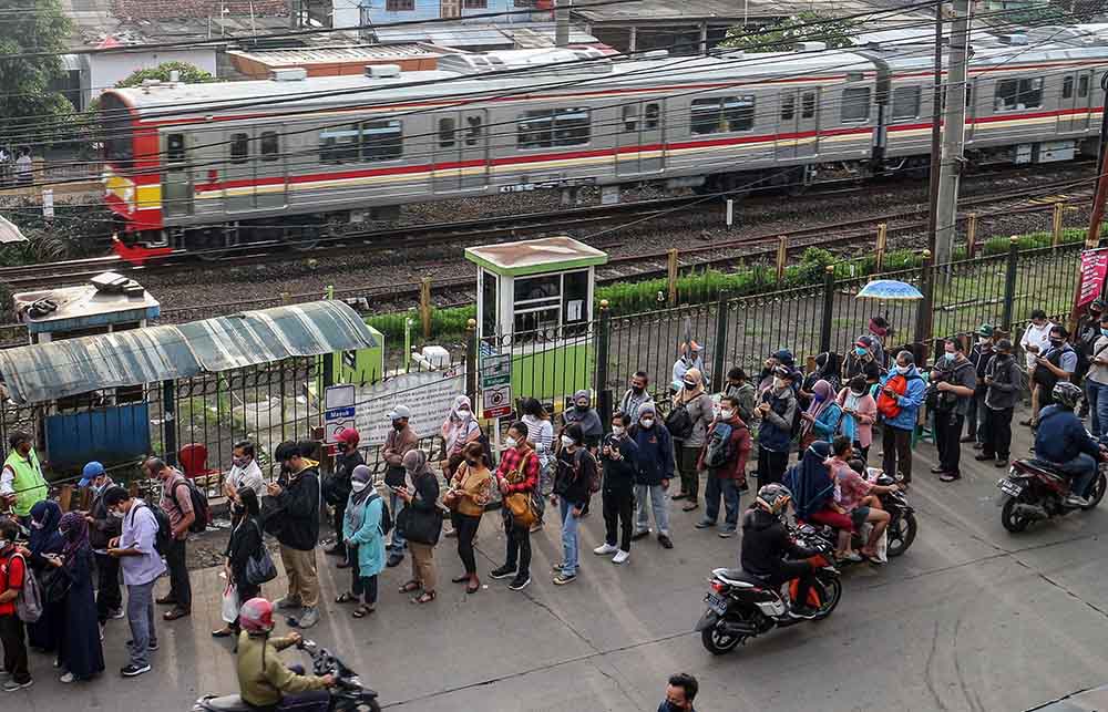 Pengguna KRL Bertambah