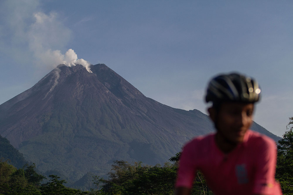 Guguran Material Vulkanis Gunung Merapi